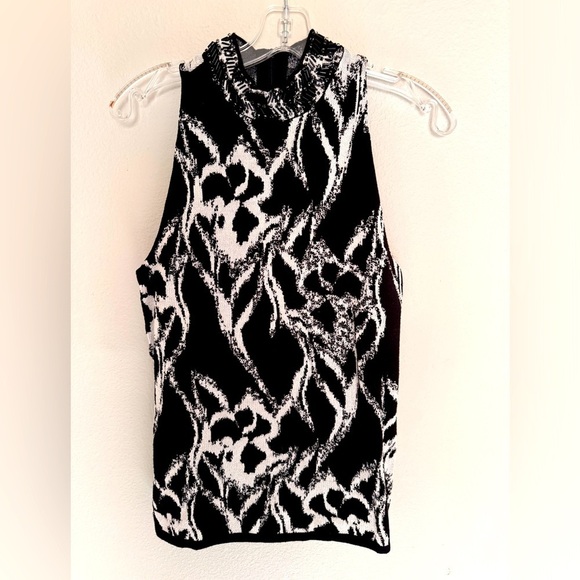 White House Black Market Tops - White House Black Market Black/White Knit Top  Size Medium Sleeveless‎